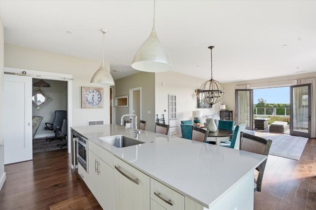 10 Shipyard Dr 212