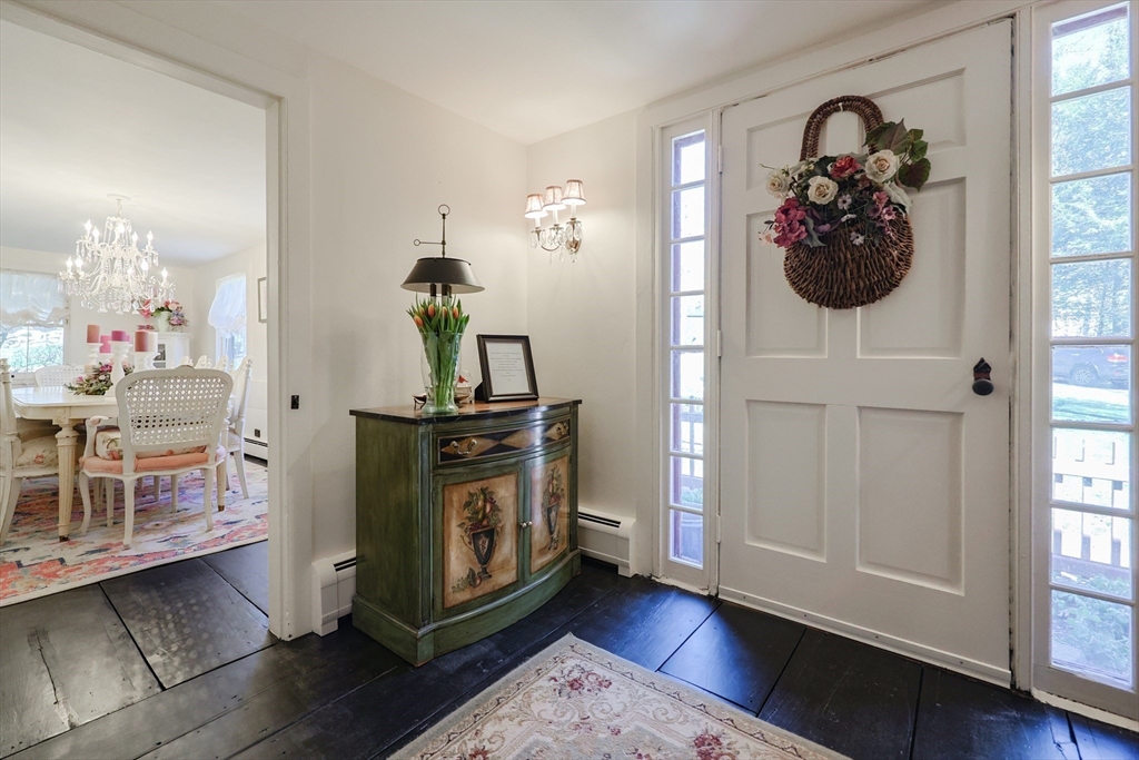 36 Ragged Hill Rd
