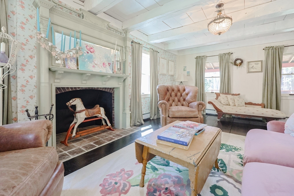36 Ragged Hill Rd
