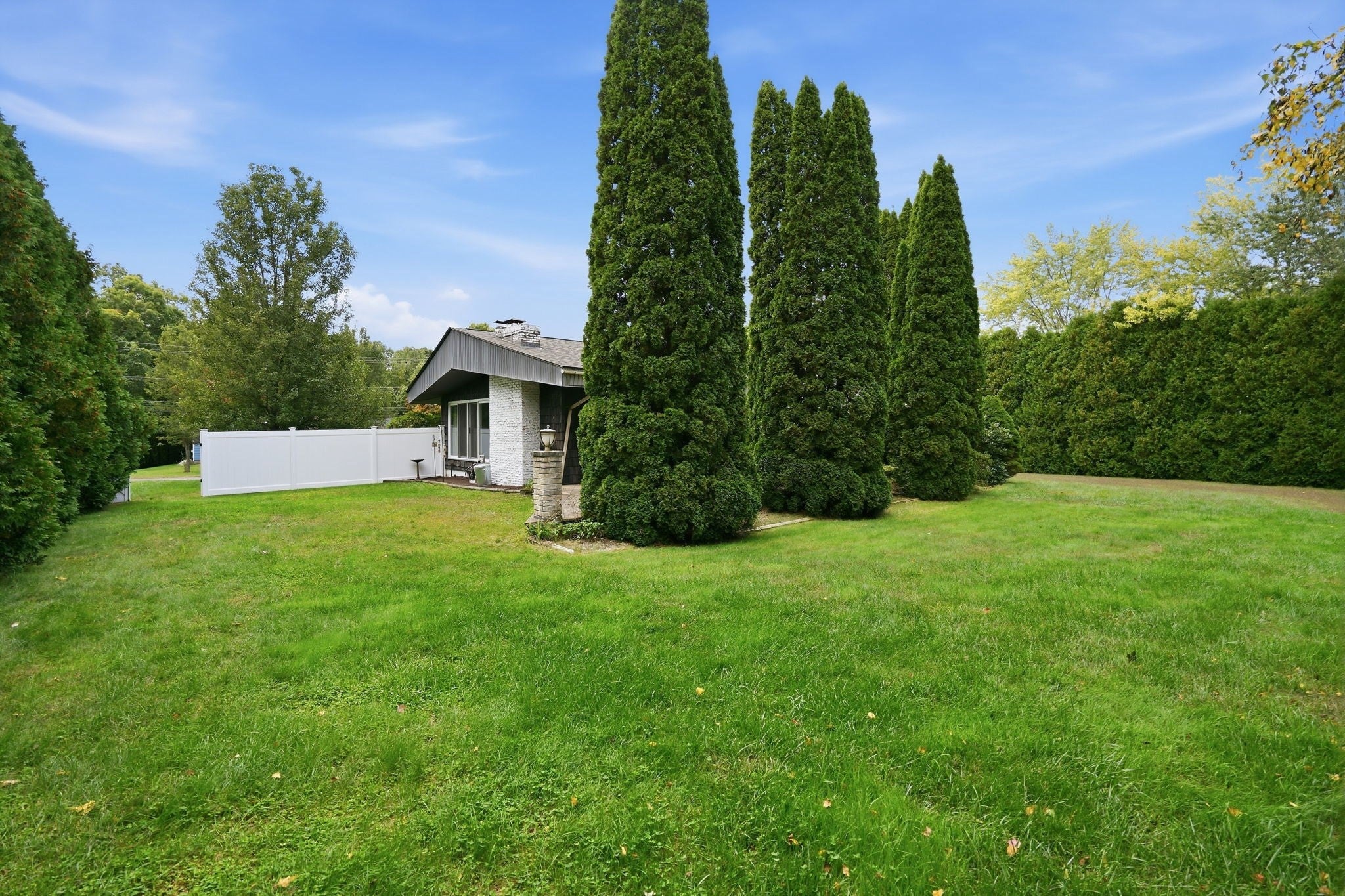 10 Circle Dr