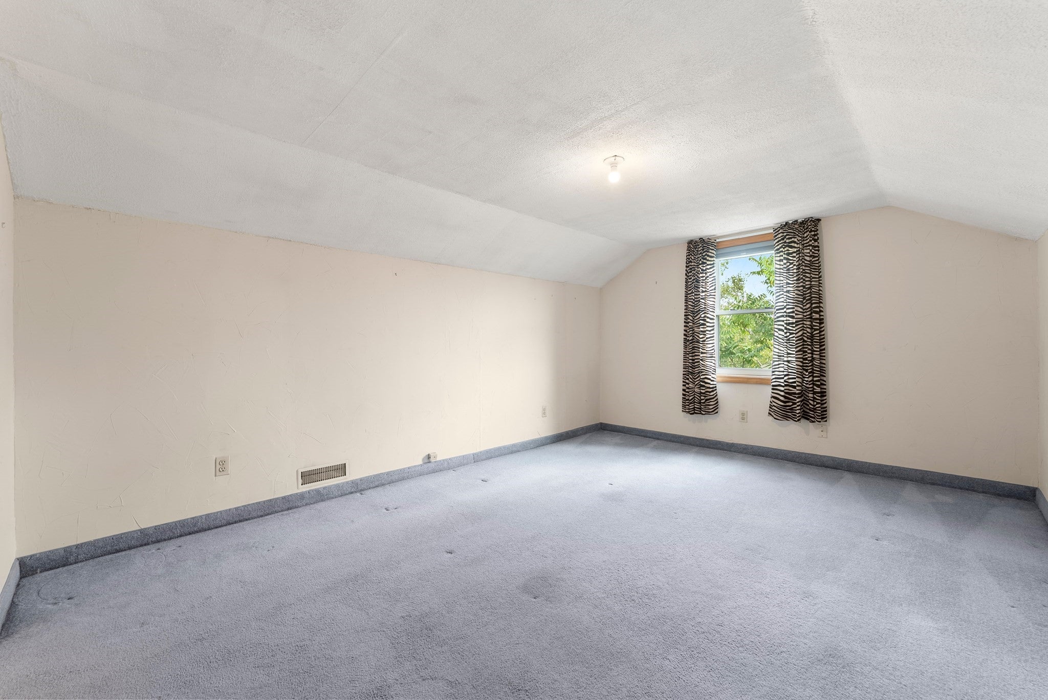 128 Orton St Ext, Worcester, MA, 128 Orton St Ext, Worcester, MA Photo #18