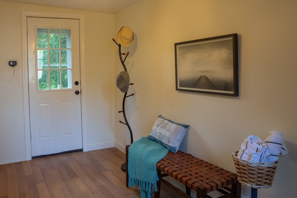 49 Lakeshore Dr