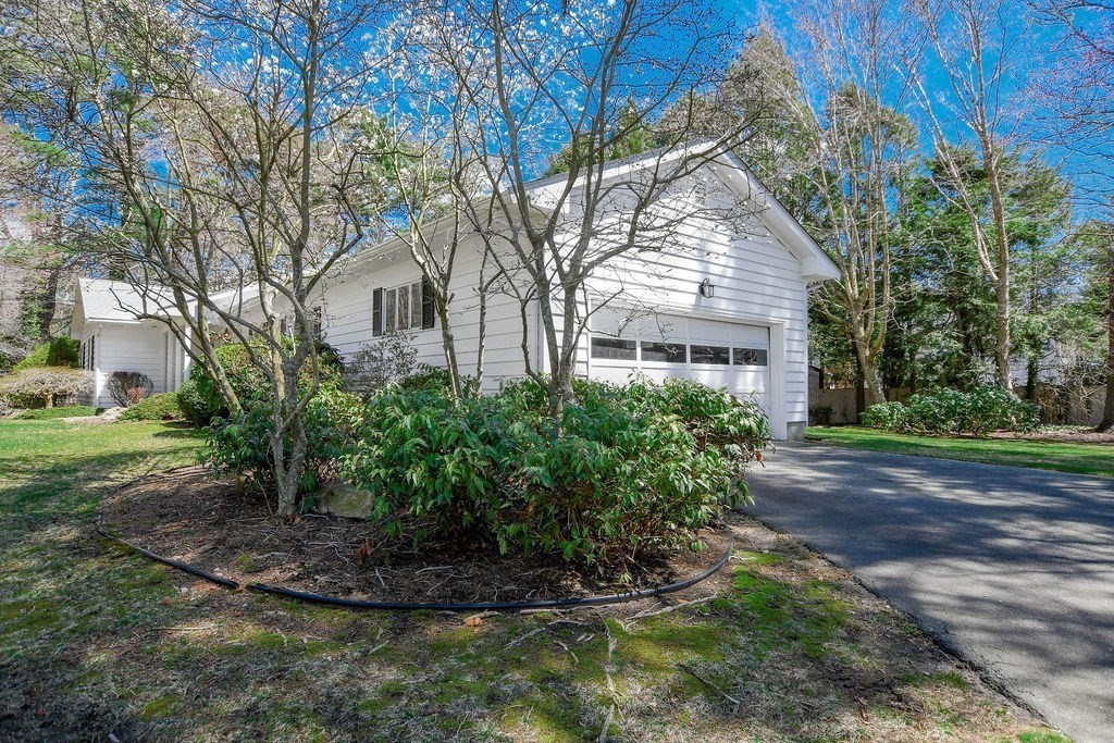 23 Holly Lane