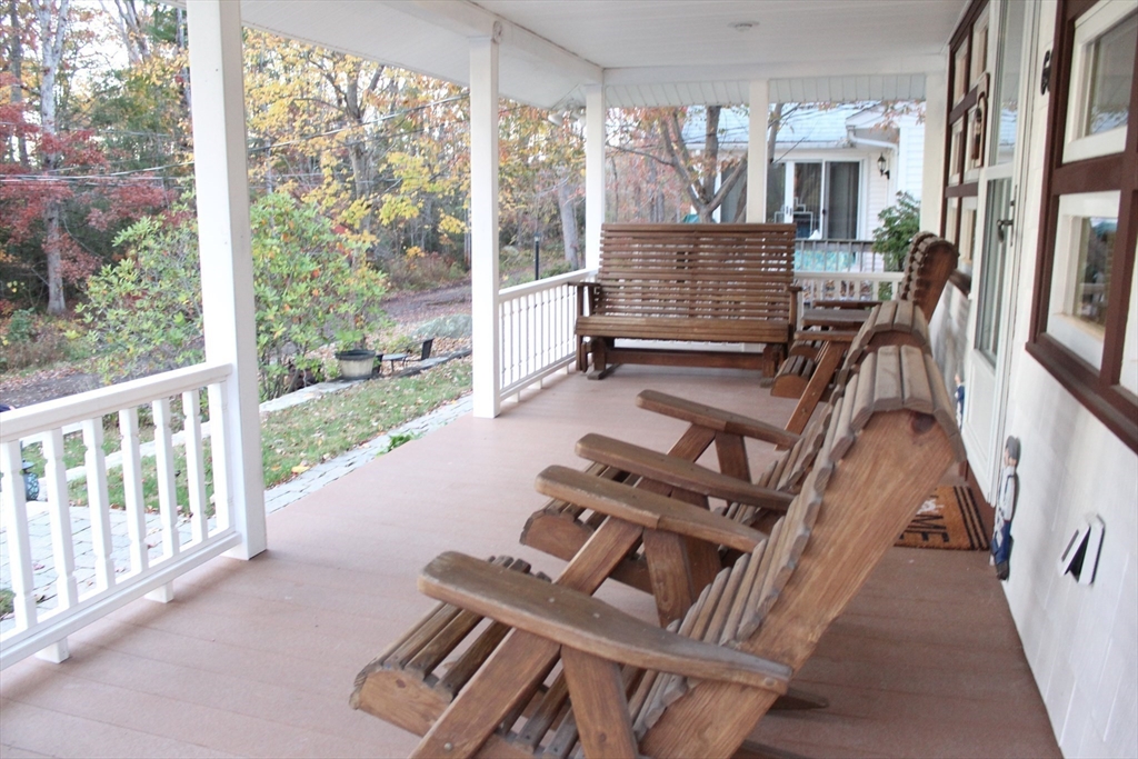 60 Shore Rd