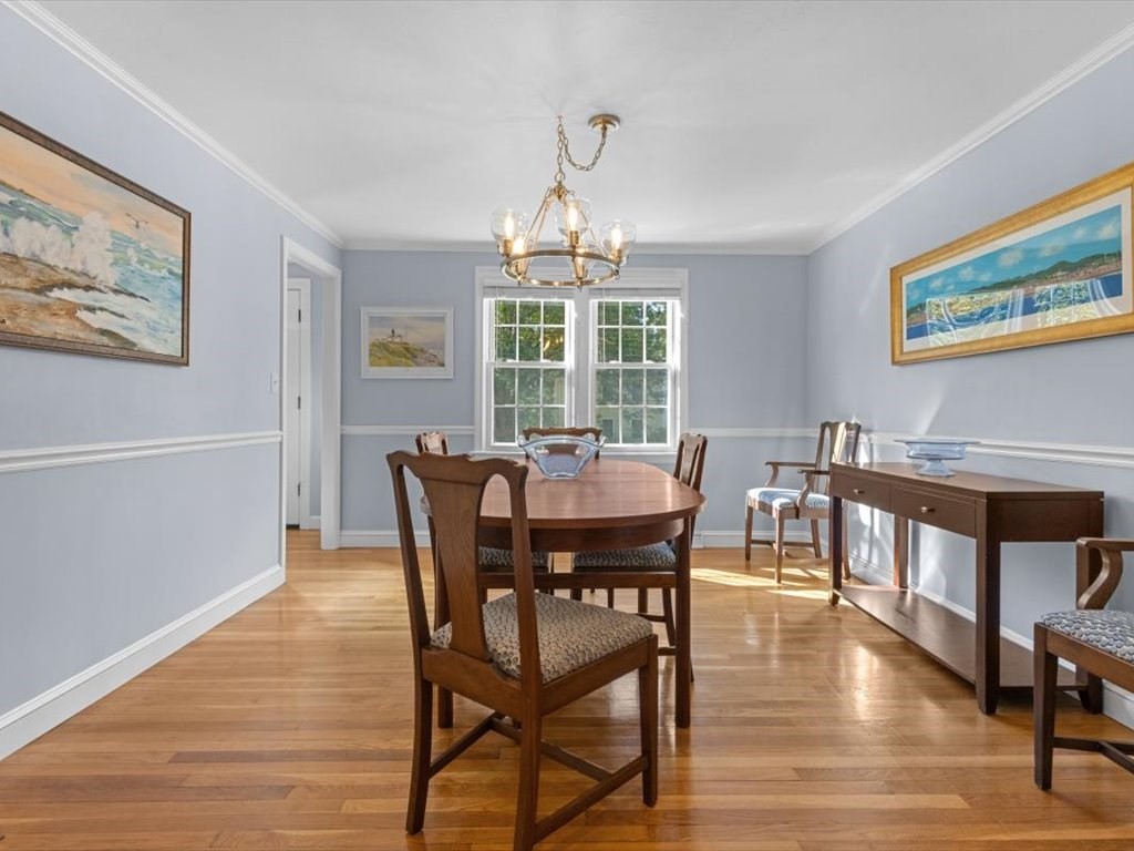 4 Huron Road