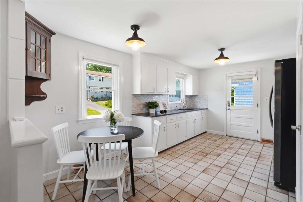 8 Bossi Ave, Randolph, MA Photo #4
