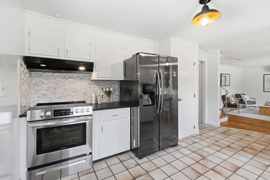 8 Bossi Ave, Randolph, MA Photo #6