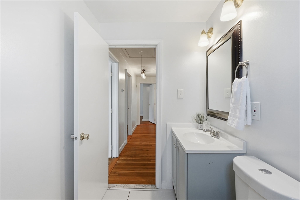 8 Bossi Ave, Randolph, MA Photo #17