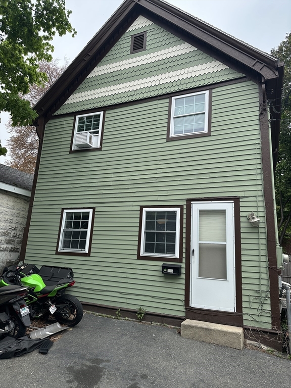 Click for 76 College AVE #Rear, Somerville, MA slideshow
