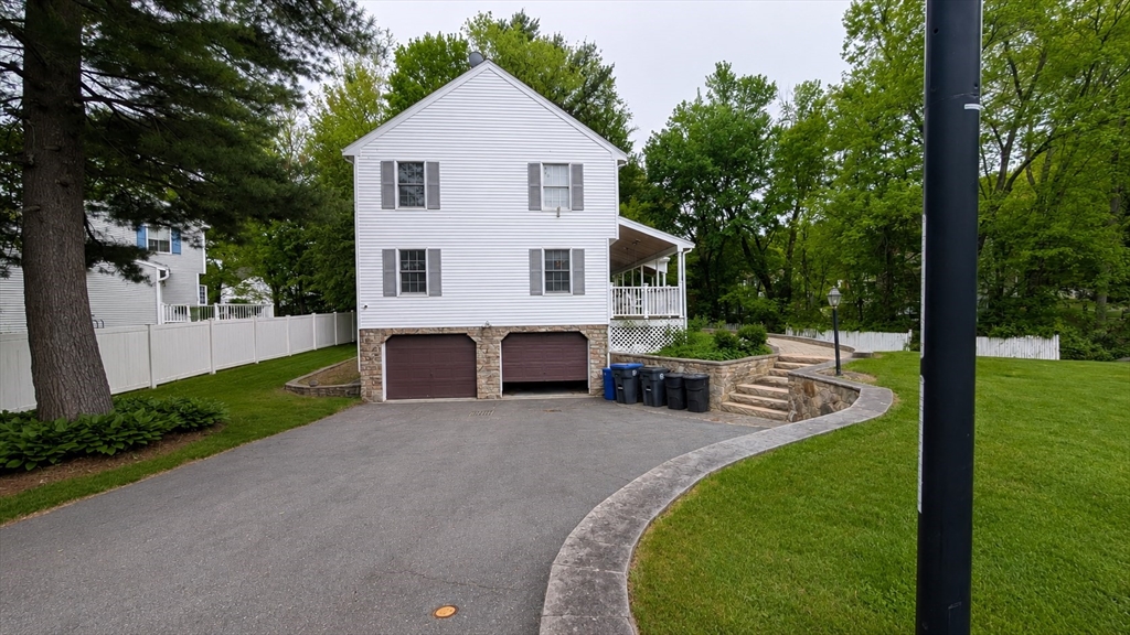 19 Hideaway Ln