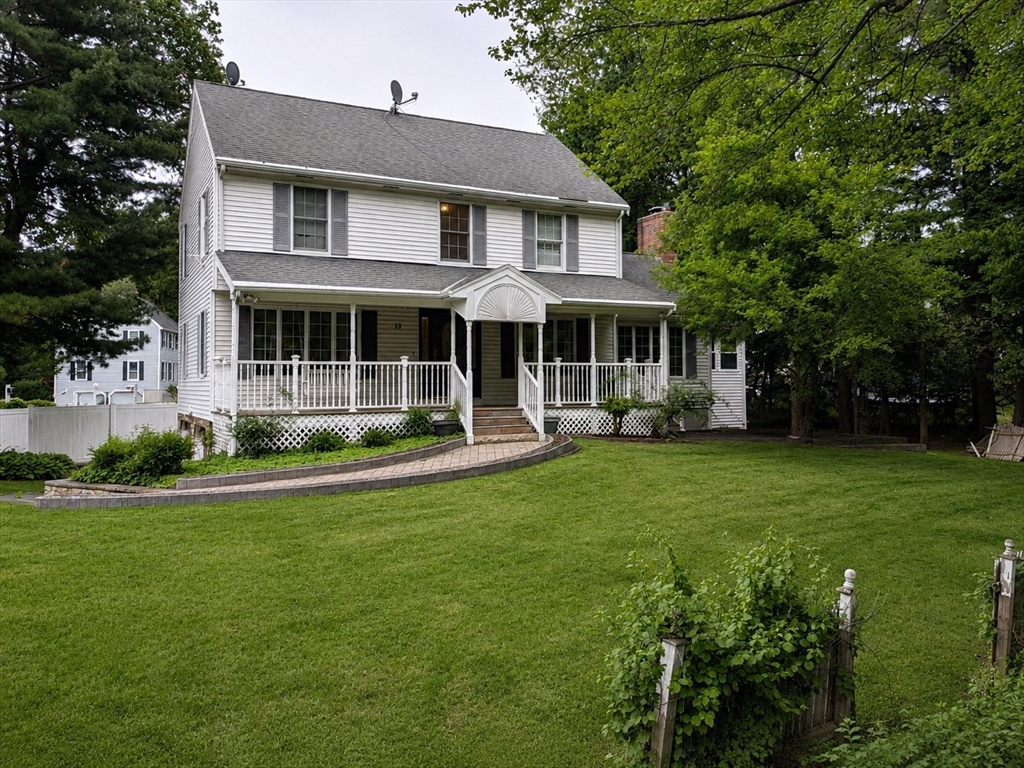 19 Hideaway Ln