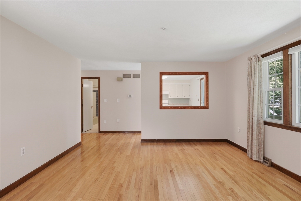 15 Meetinghouse Road 15