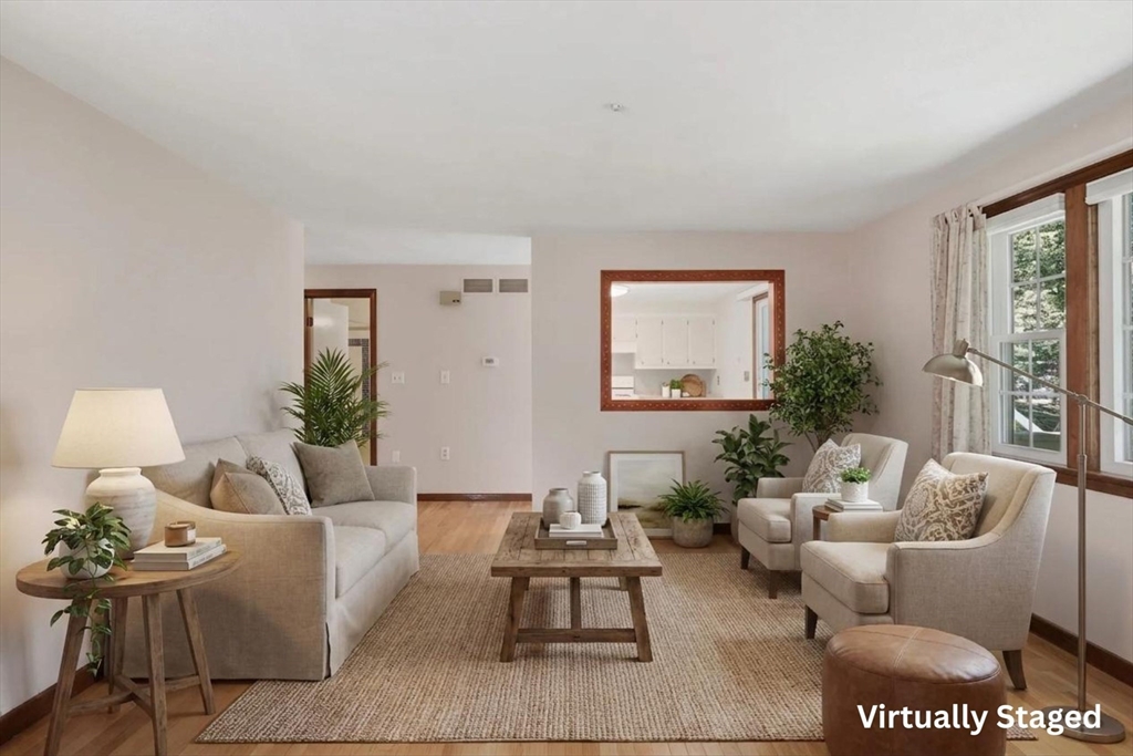 15 Meetinghouse Road 15