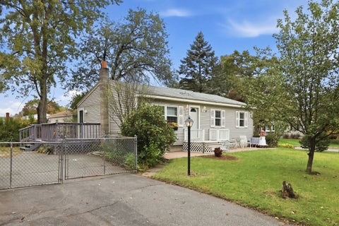 Photo of 50 Finch Rd, Springfield, MA 01119 (MLS # 73587424)