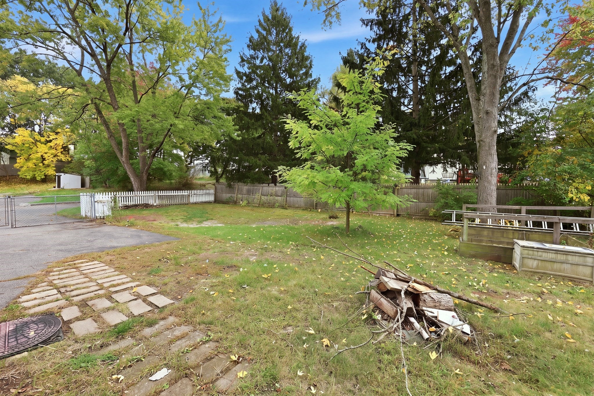 50 Finch Rd, Springfield, MA Photo #3