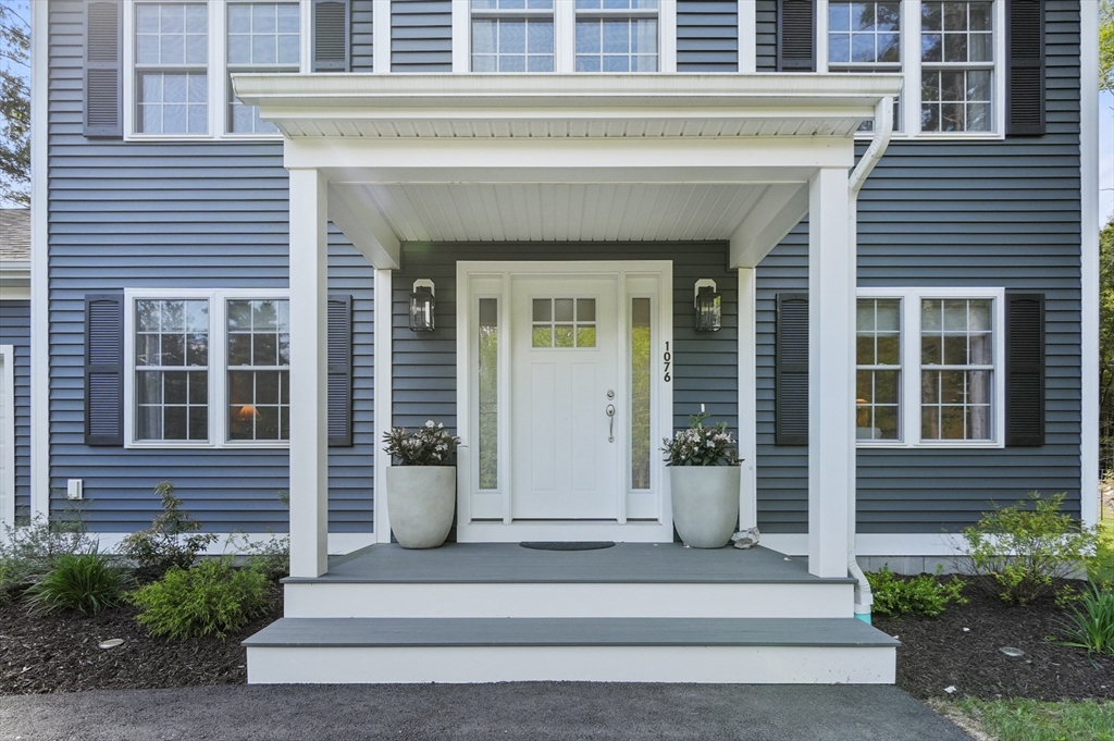 1076 King Phillip Trail