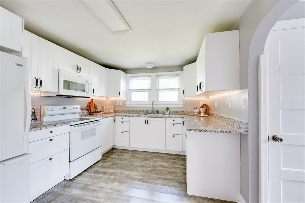 41 Park St, Agawam, MA, 41 Park St, Agawam, MA Photo #2