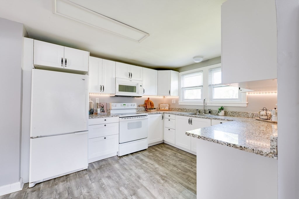 41 Park St, Agawam, MA, 41 Park St, Agawam, MA Photo #6
