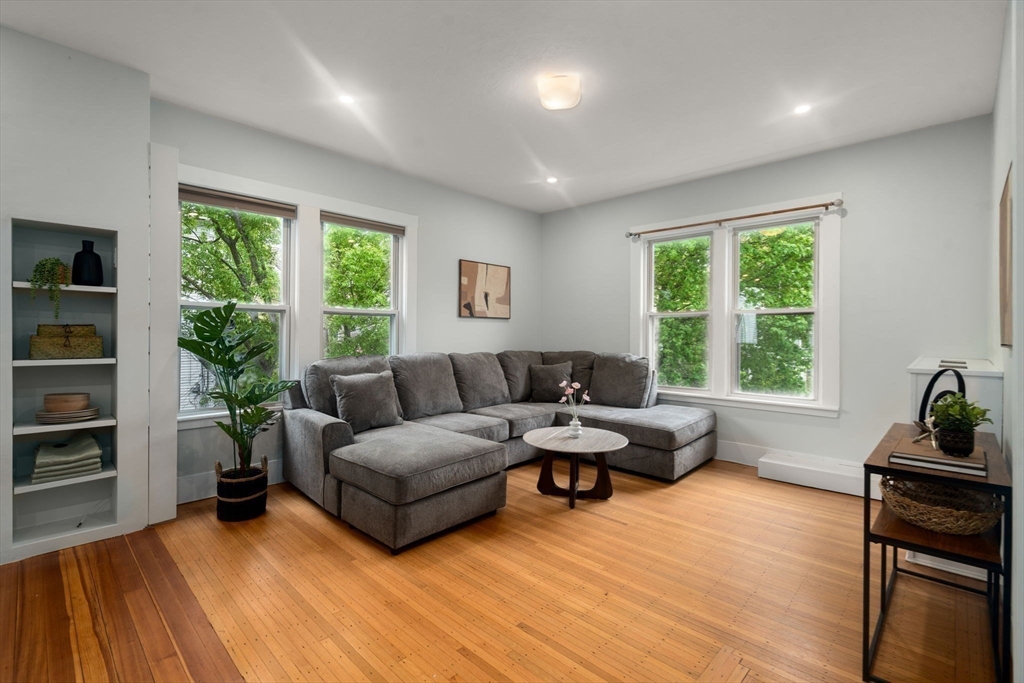 14 Center St 3