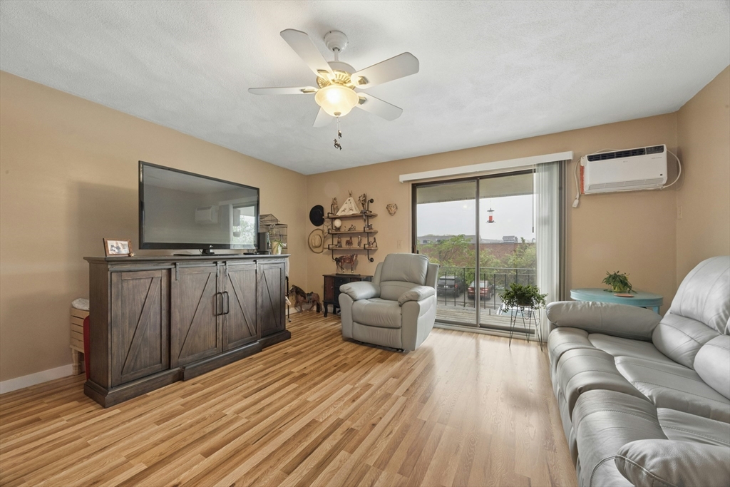 395 Merrimack St 42