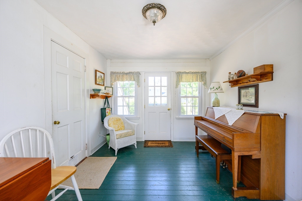 8 Pioneer Road