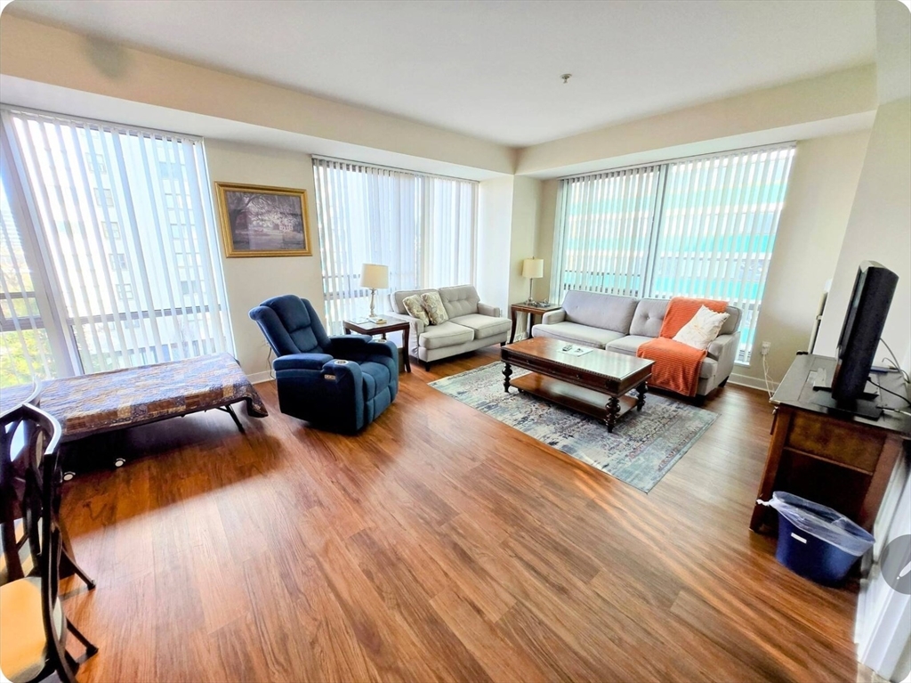 175 Blossom Street 02