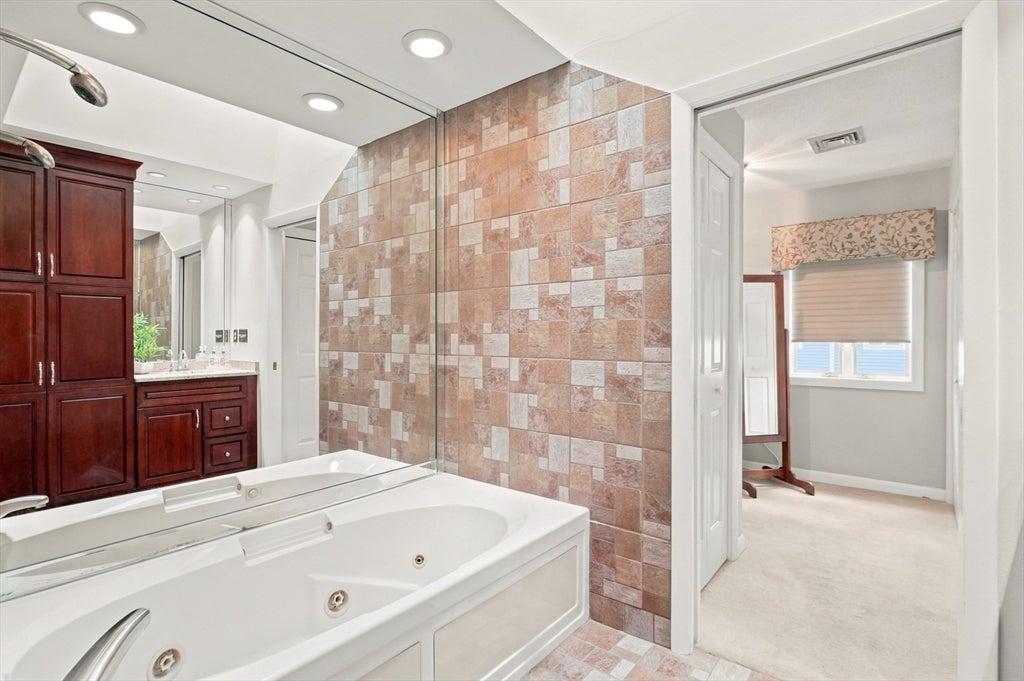 1002 Pine Brook Dr #20, Peabody, MA, 1002 Pine Brook Dr #20, Peabody, MA Photo #25
