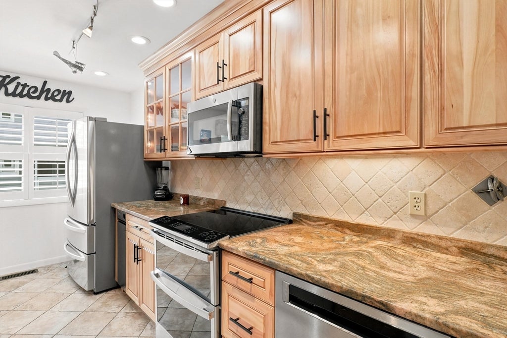 1002 Pine Brook Dr #20, Peabody, MA, 1002 Pine Brook Dr #20, Peabody, MA Photo #10