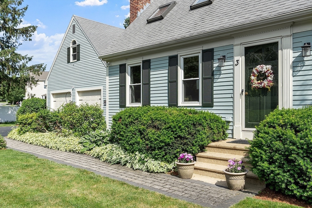 3 Sycamore Dr