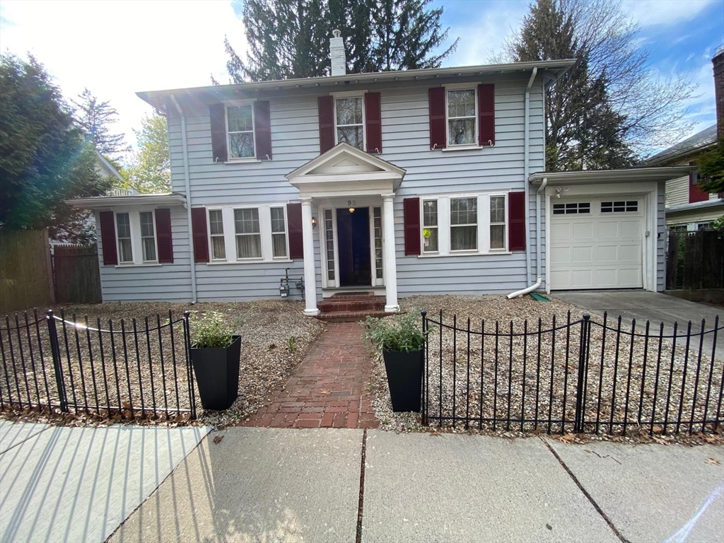 98 Lake St