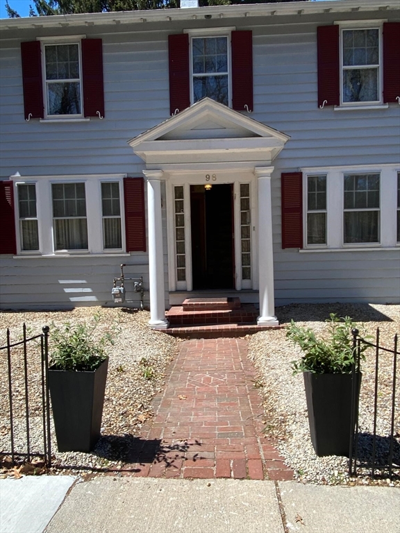 98 Lake St