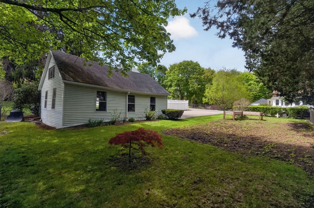 7 East Greenwood St, Amesbury, MA Photo #12