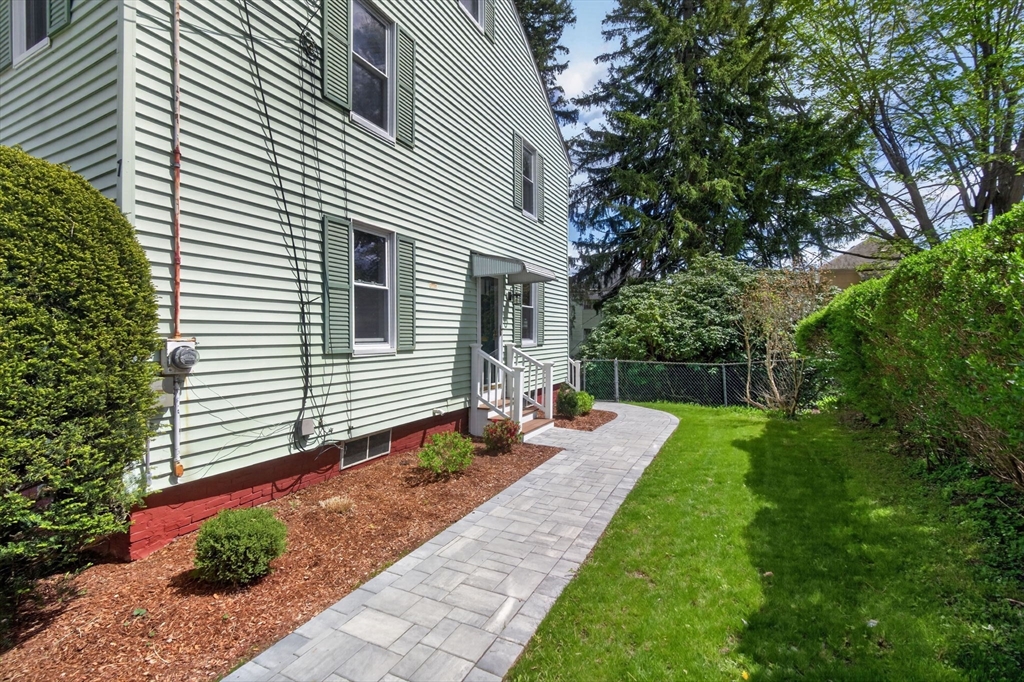 7 East Greenwood St, Amesbury, MA Photo #2