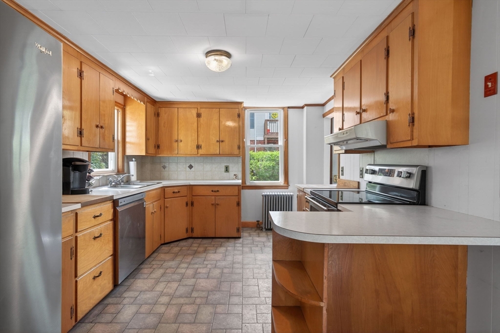 7 East Greenwood St, Amesbury, MA Photo #18