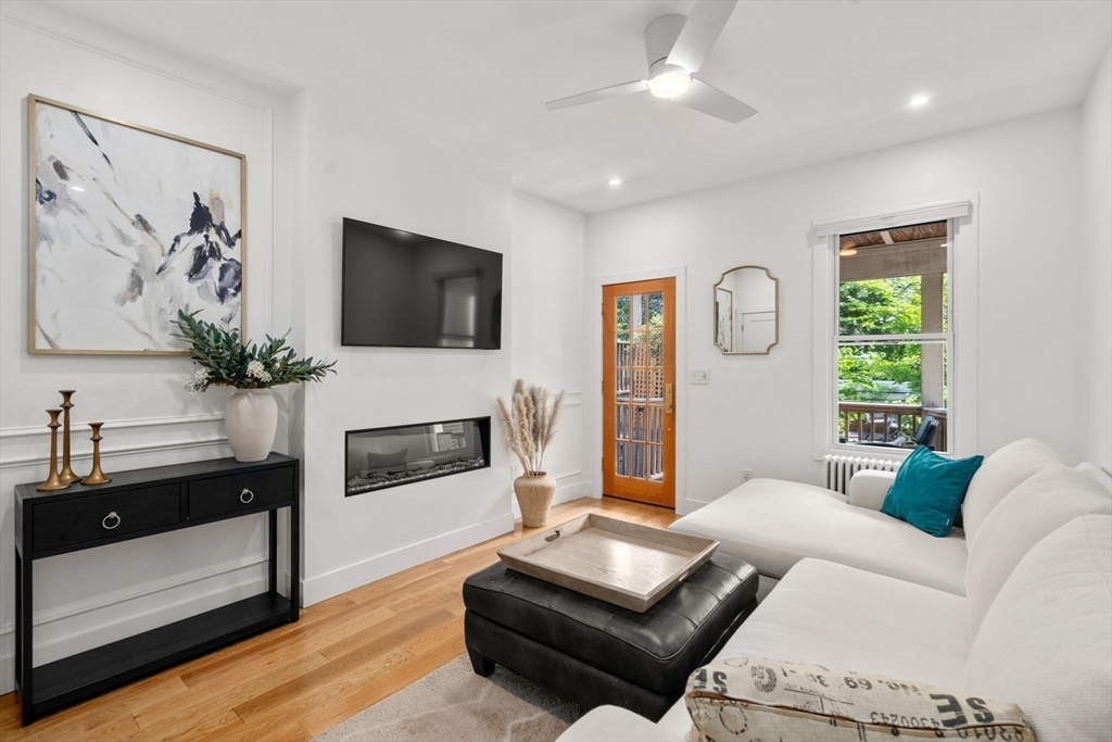 314A Bunker Hill St 1