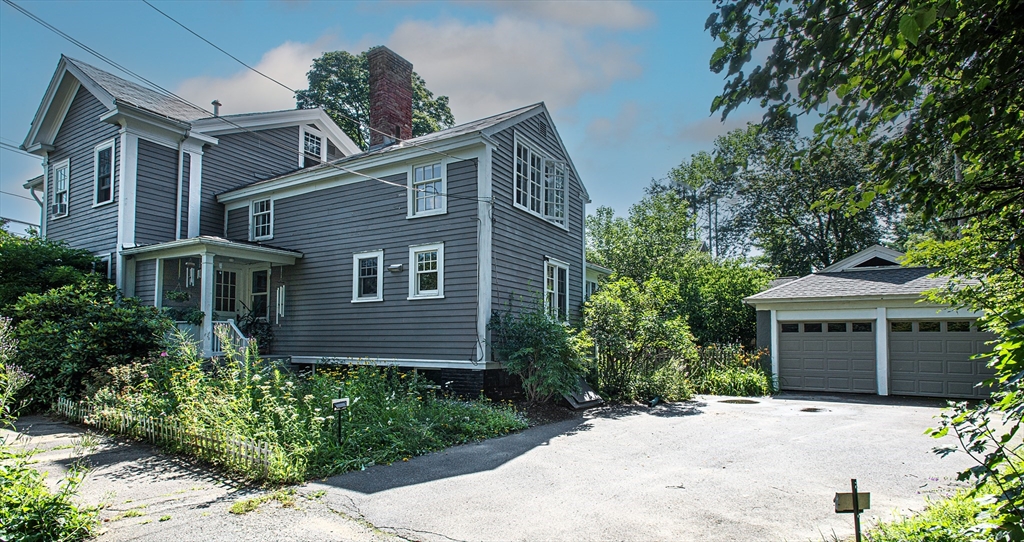 218 Elm St.