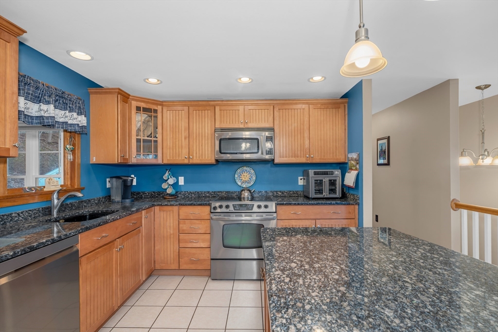 88 Whitehall Rd, Amesbury, MA Photo #17