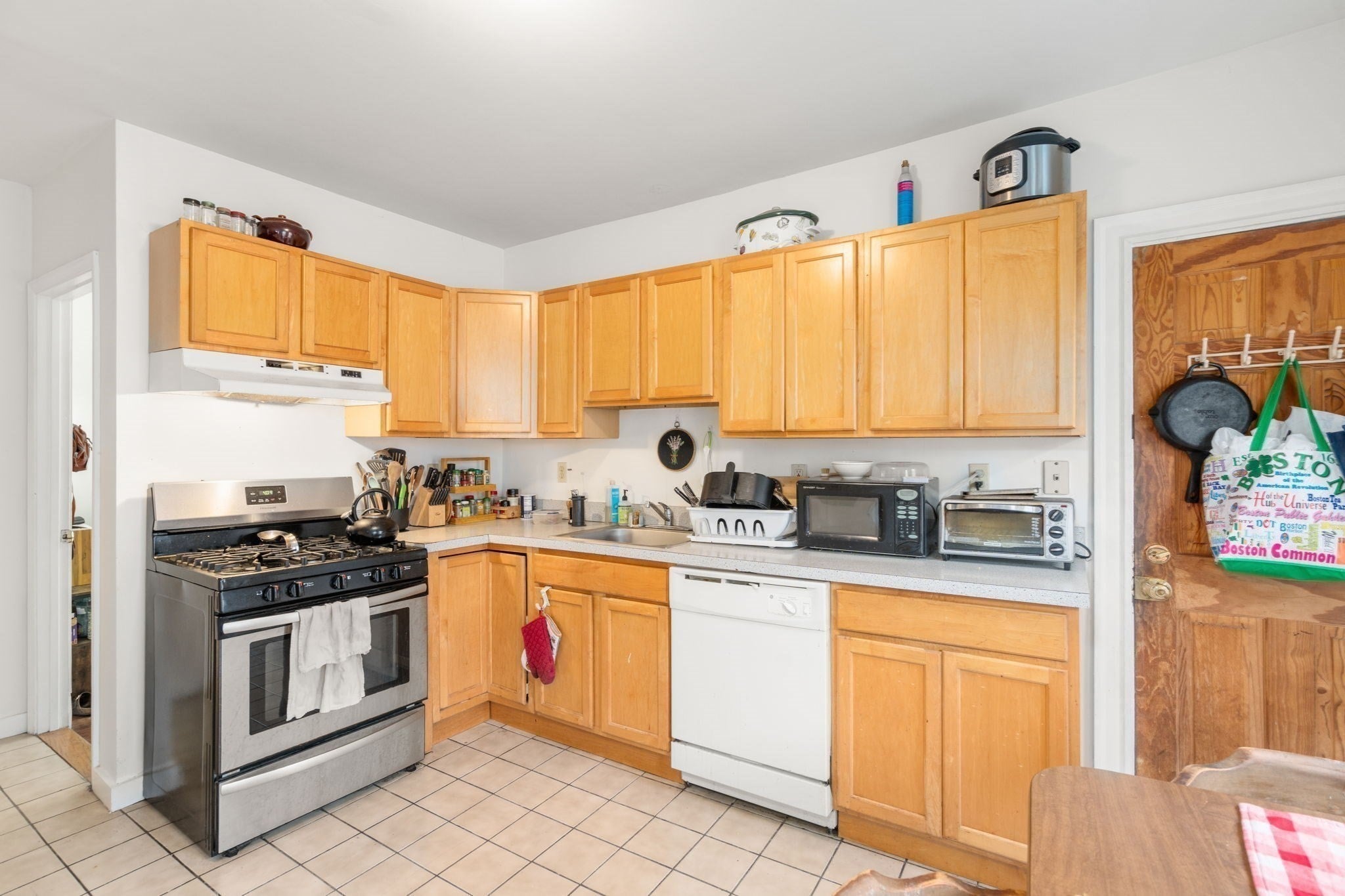 166 Albion St, Somerville, MA Photo #9