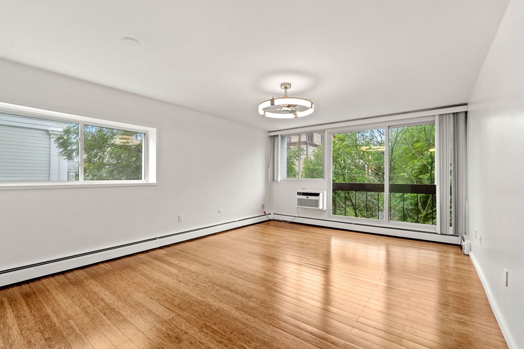 12 Inman St 25
