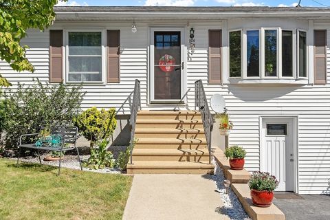 Photo of 8 Pershing St, Worcester, MA 01606 (MLS # 73545662)