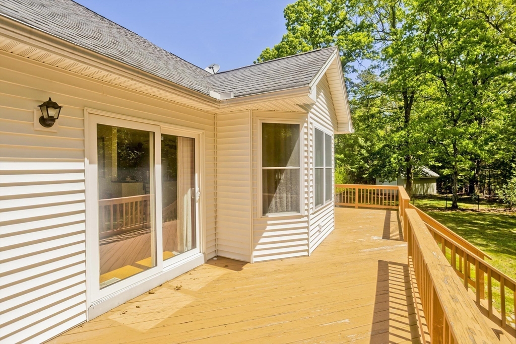 12 Camelot Ln