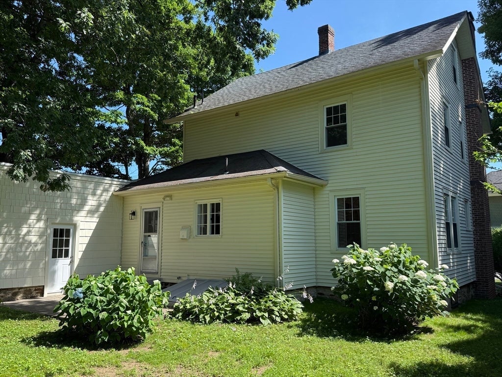 82 Hartwell St