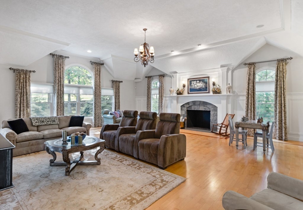 211 Saddle Hill Road