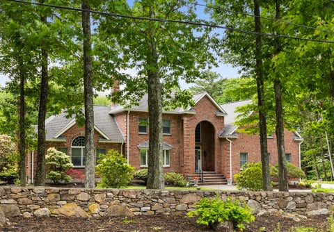 Photo of 211 Saddle Hill Road, Hopkinton, MA 01748 (MLS # 73530391)