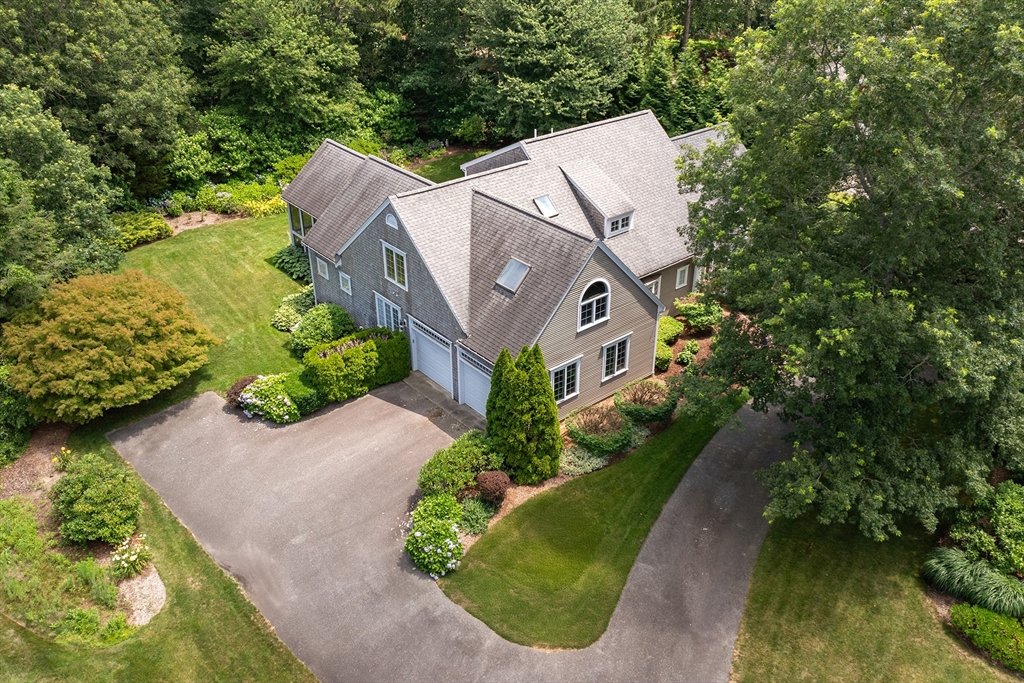 Barnstable, Massachusetts 02648, United States, 4 Bedrooms Bedrooms, ,3 BathroomsBathrooms,Residential,Pending,179780