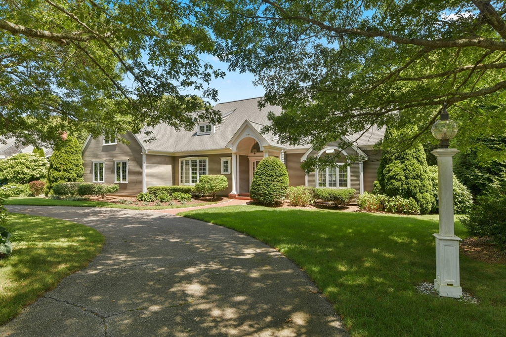 Barnstable, Massachusetts 02648, United States, 4 Bedrooms Bedrooms, ,3 BathroomsBathrooms,Residential,Pending,179780