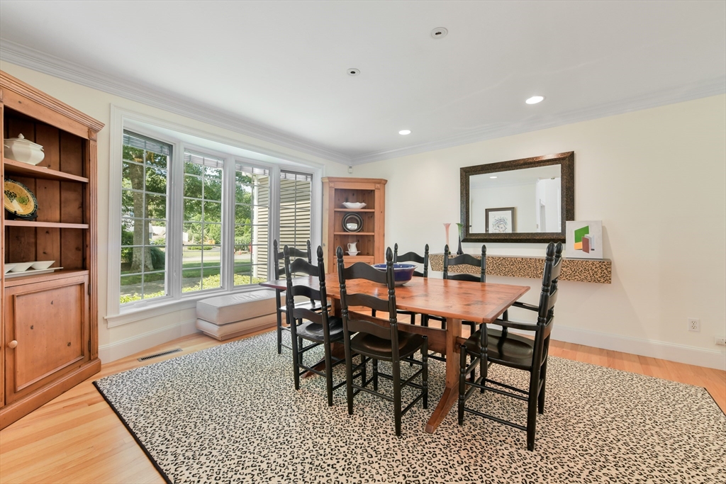 Barnstable, Massachusetts 02648, United States, 4 Bedrooms Bedrooms, ,3 BathroomsBathrooms,Residential,Pending,179780