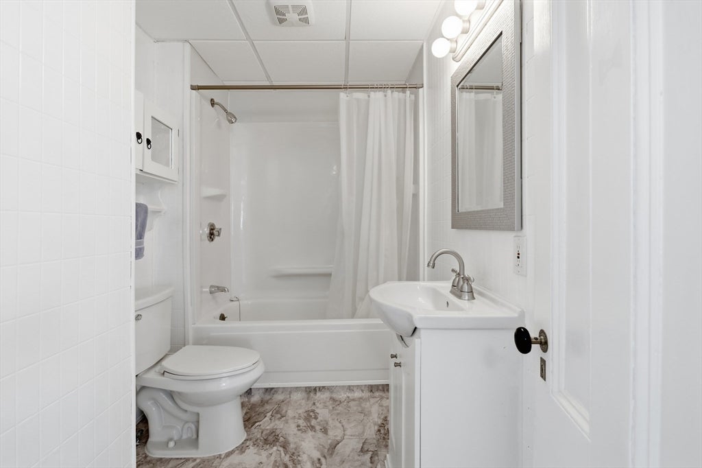 109 4th St, Leominster, MA, 109 4th St, Leominster, MA Photo #17