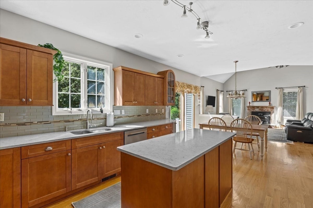 100 Eagle Rock Rd, Stoughton, MA, 100 Eagle Rock Rd, Stoughton, MA Photo #10