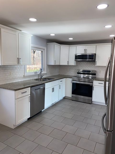 267 Rowley St Agawam MA 01001